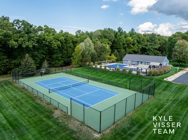 $1,100,000 | 7787 South Gracemoor Court Southeast, Alto, MI 49302