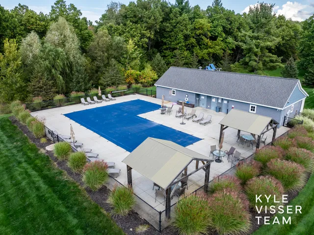 $1,100,000 | 7787 South Gracemoor Court Southeast, Alto, MI 49302