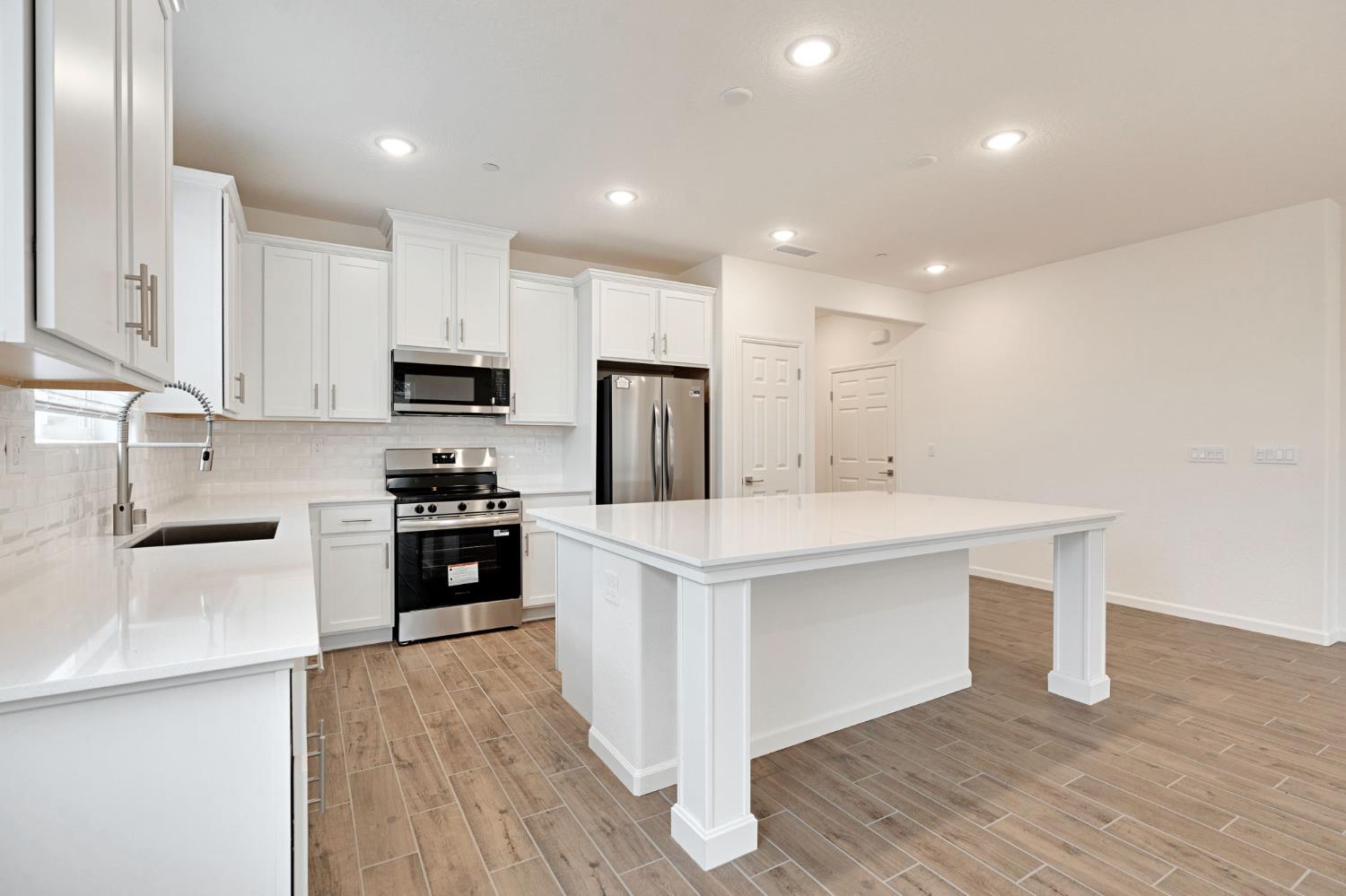 2143 North Renn Avenue Clovis, CA 93619 - Photo 11 of 28