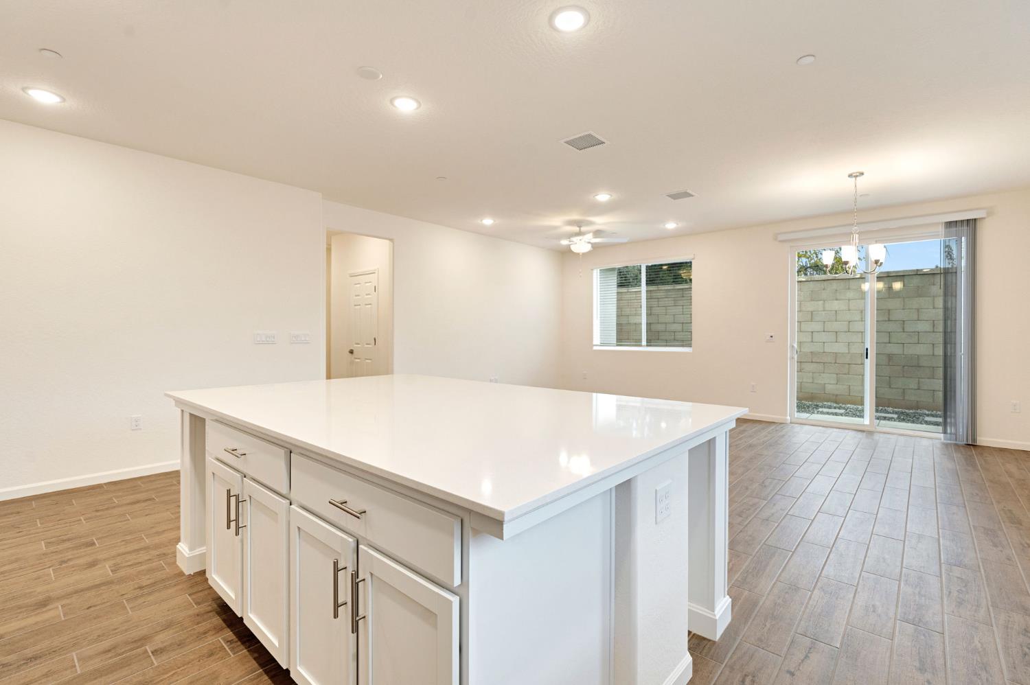 2143 North Renn Avenue Clovis, CA 93619 - Photo 14 of 28