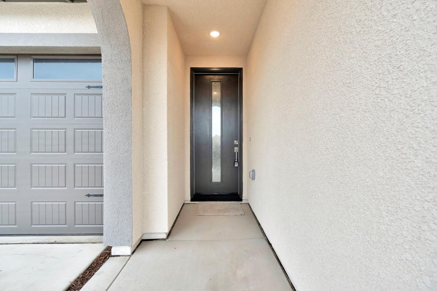 2143 North Renn Avenue Clovis, CA 93619 - Photo 4 of 28