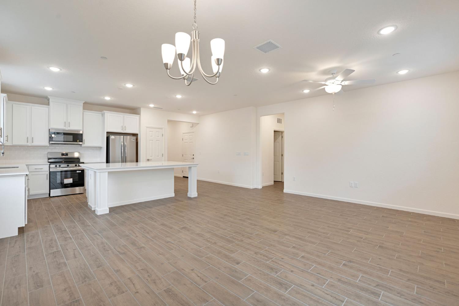 2143 North Renn Avenue Clovis, CA 93619 - Photo 7 of 28