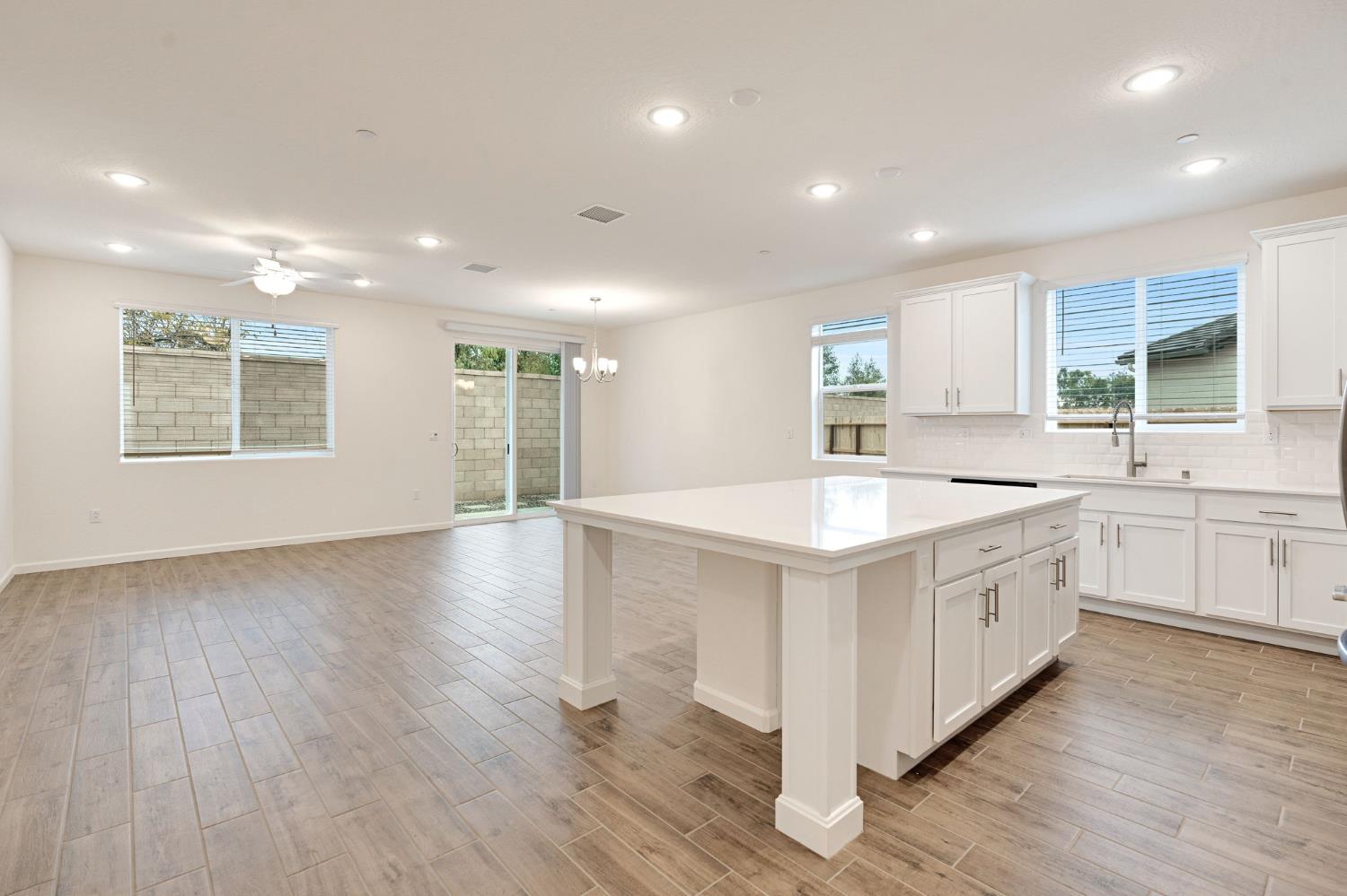 2143 North Renn Avenue Clovis, CA 93619 - Photo 9 of 28