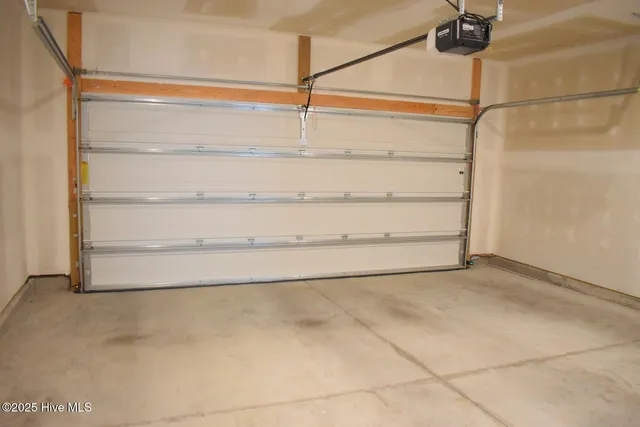 $2,200 | 832 Delta Court, Wilmington, NC 28401