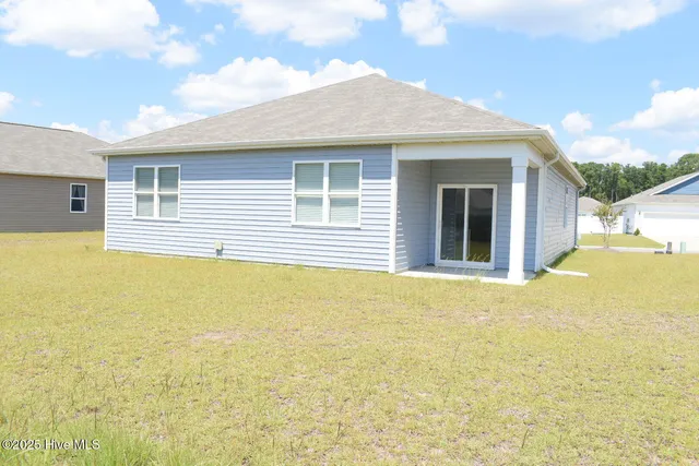 $2,200 | 832 Delta Court, Wilmington, NC 28401