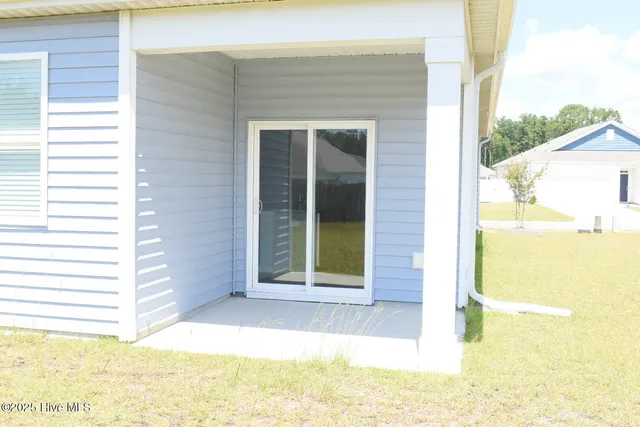 $2,200 | 832 Delta Court, Wilmington, NC 28401