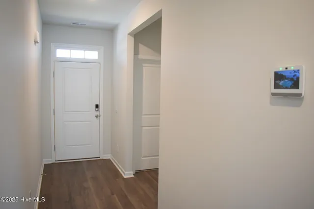 $2,200 | 832 Delta Court, Wilmington, NC 28401