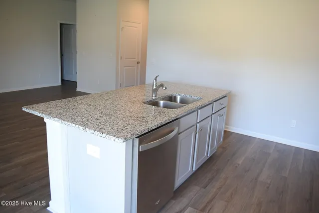 $2,200 | 832 Delta Court, Wilmington, NC 28401