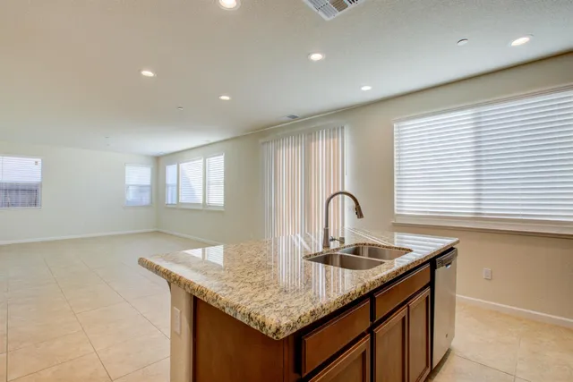 $569,950 | 3105 Lake Hill Court, Modesto, CA 95355