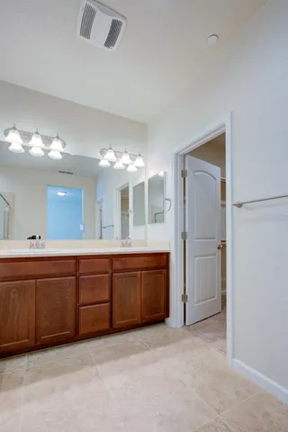 $569,950 | 3105 Lake Hill Court, Modesto, CA 95355