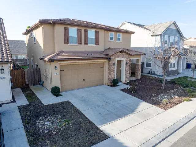 $569,950 | 3105 Lake Hill Court, Modesto, CA 95355