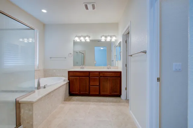 $569,950 | 3105 Lake Hill Court, Modesto, CA 95355