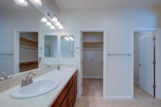 $569,950 | 3105 Lake Hill Court, Modesto, CA 95355