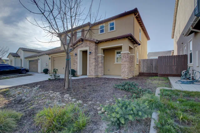 $569,950 | 3105 Lake Hill Court, Modesto, CA 95355