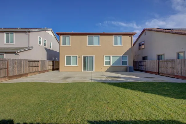 $569,950 | 3105 Lake Hill Court, Modesto, CA 95355