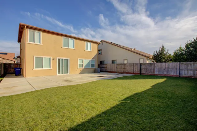 $569,950 | 3105 Lake Hill Court, Modesto, CA 95355