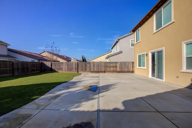 $569,950 | 3105 Lake Hill Court, Modesto, CA 95355