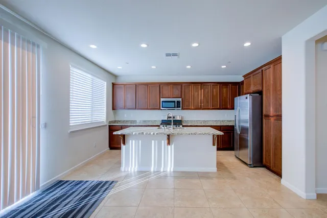 $569,950 | 3105 Lake Hill Court, Modesto, CA 95355