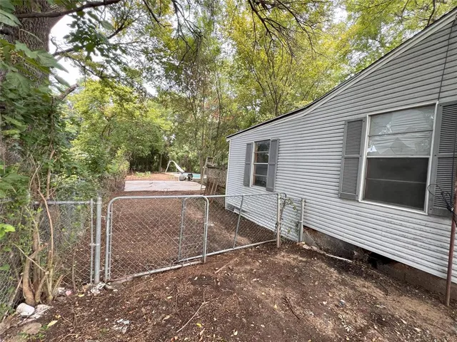 $119,500 | 415 Johnson Street, Wilmer, TX 75172