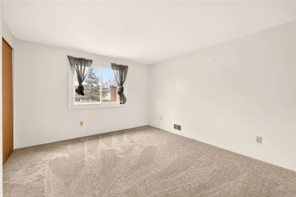 $194,900 | 9 Hollingham Rise, Perinton, NY 14450