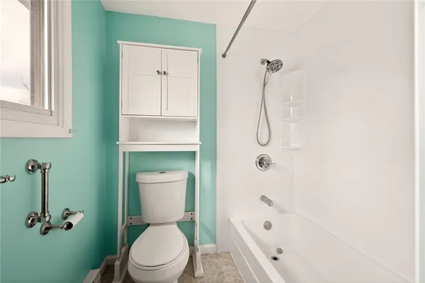 $194,900 | 9 Hollingham Rise, Perinton, NY 14450