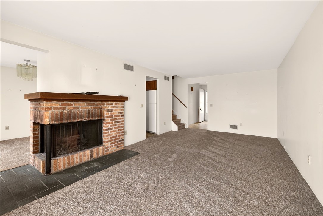 9 Hollingham Rise Perinton, NY 14450 - Photo 3 of 23