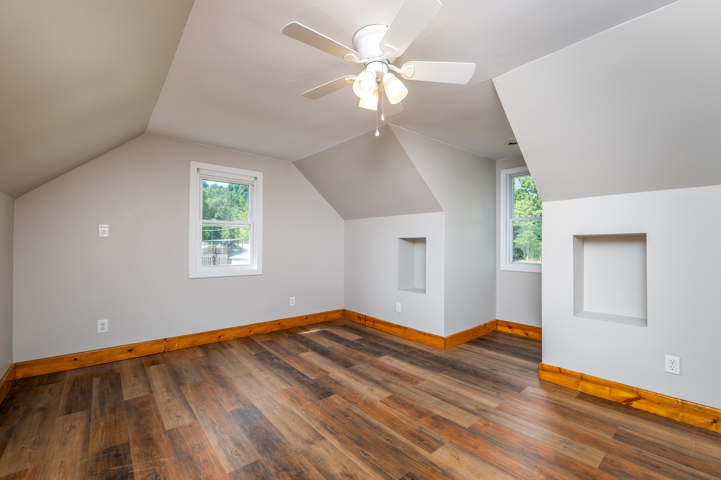 310 Lower Spruce Road Jeffersonville, KY 40337 - Photo 17 of 33 _1004110-Edit