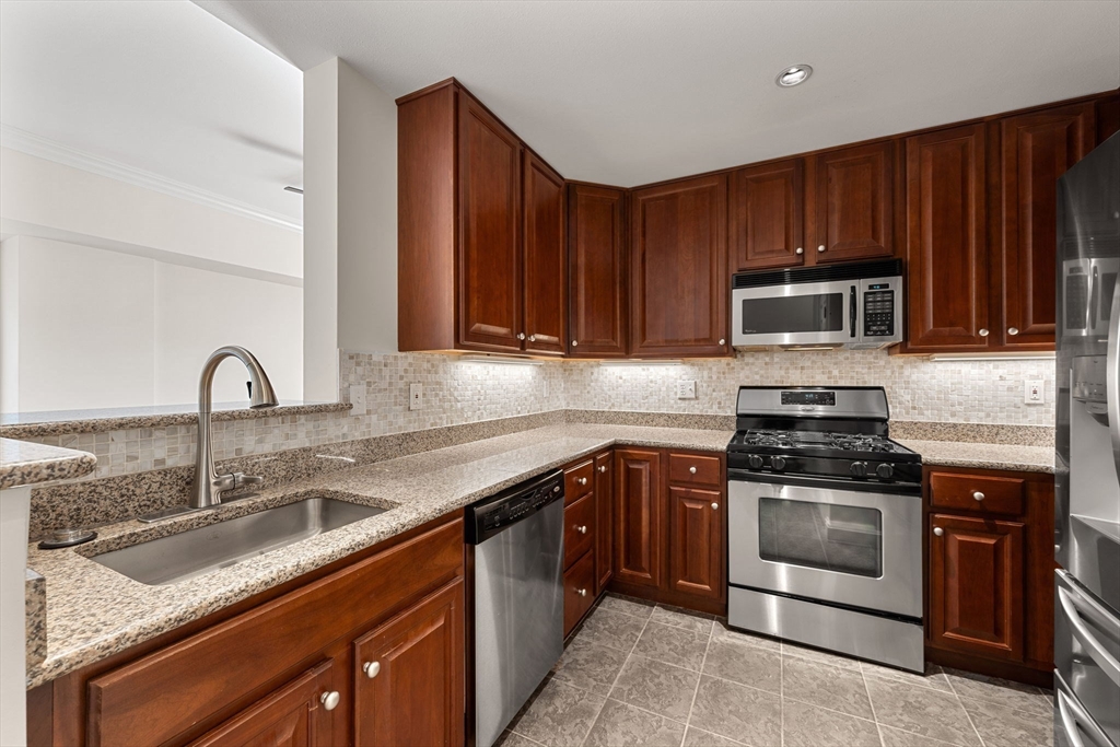 38 Village Road, Unit 715 Middleton, MA 01949 - Photo 5 of 33 Gallery Image 5