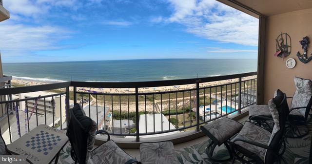 11604 Coastal Highway, Unit 1209 Ocean City, MD 21842 - Photo 3 of 20 a living room with furniture