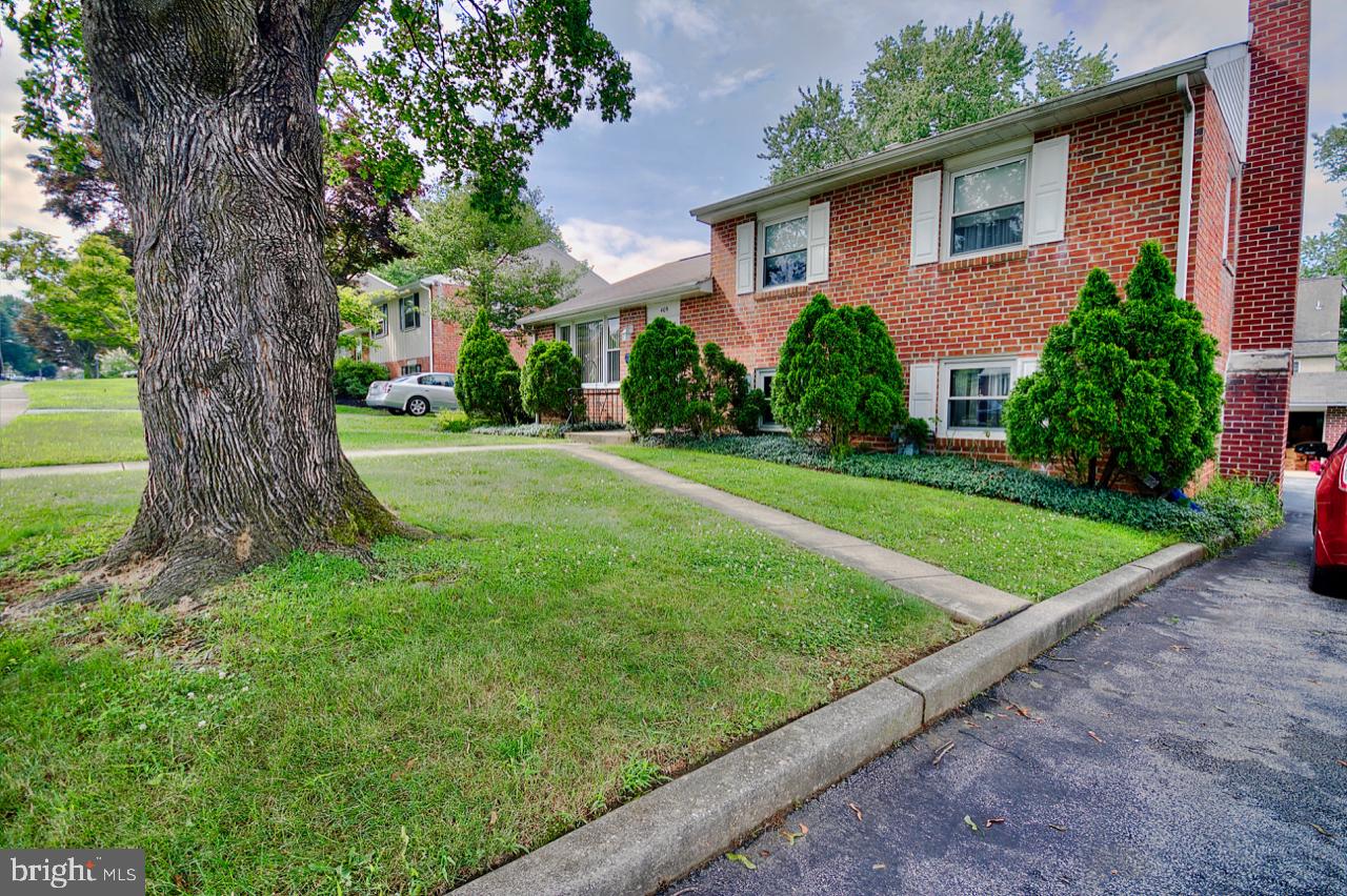 409 Achille Road Havertown, PA 19083 - Photo 2 of 20