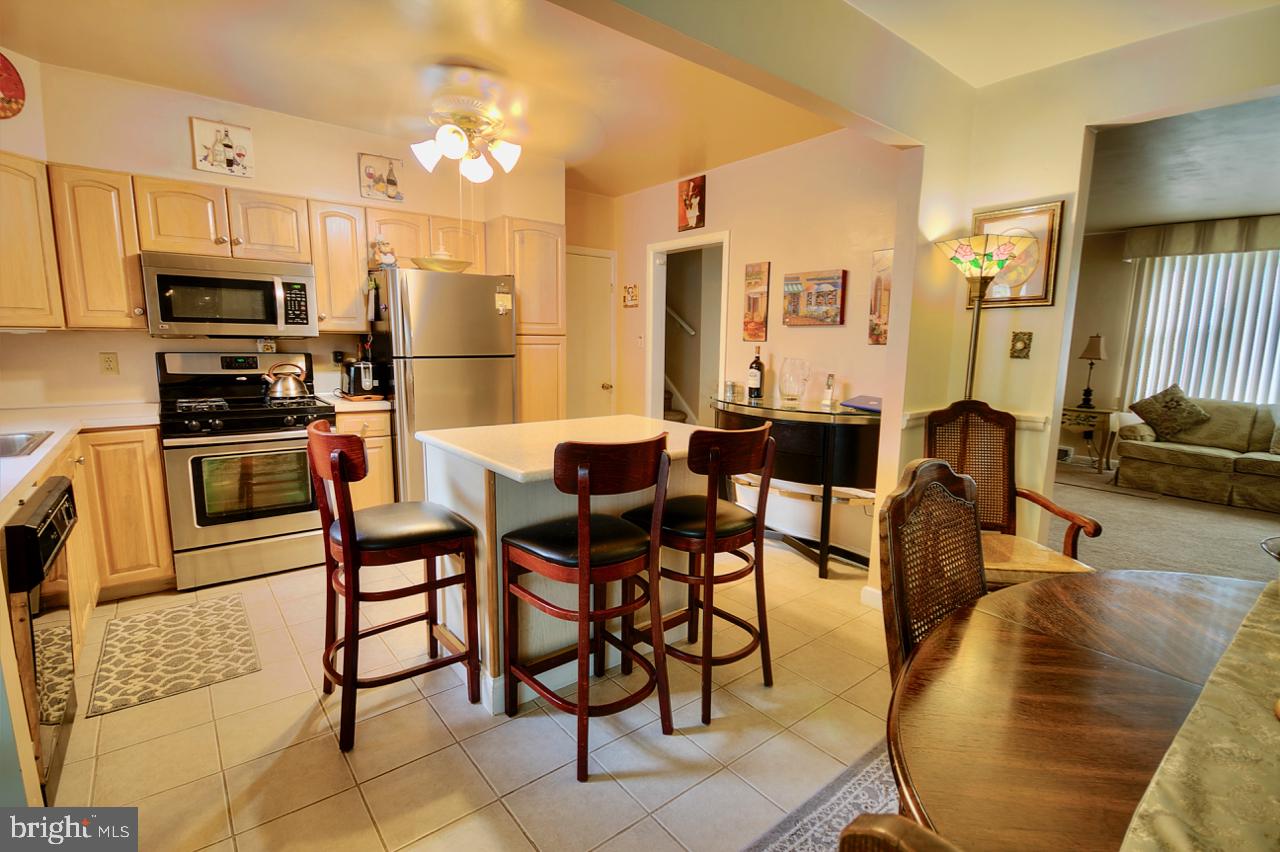 409 Achille Road Havertown, PA 19083 - Photo 11 of 20