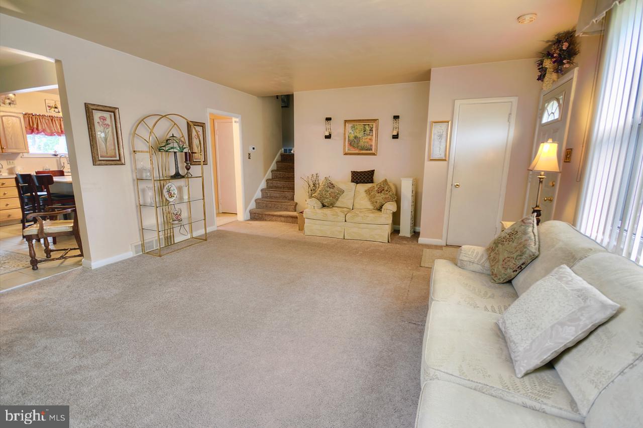 409 Achille Road Havertown, PA 19083 - Photo 6 of 20