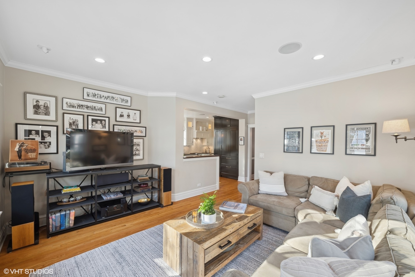 621 Maple Avenue Wilmette, IL 60091 - Photo 16 of 45 a living room with furniture and a flat screen tv