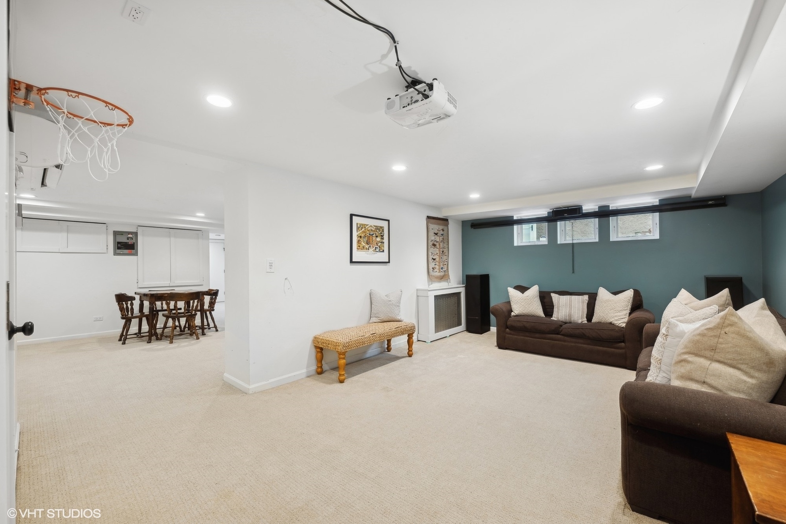 621 Maple Avenue Wilmette, IL 60091 - Photo 36 of 45 a living room with furniture and kitchen view