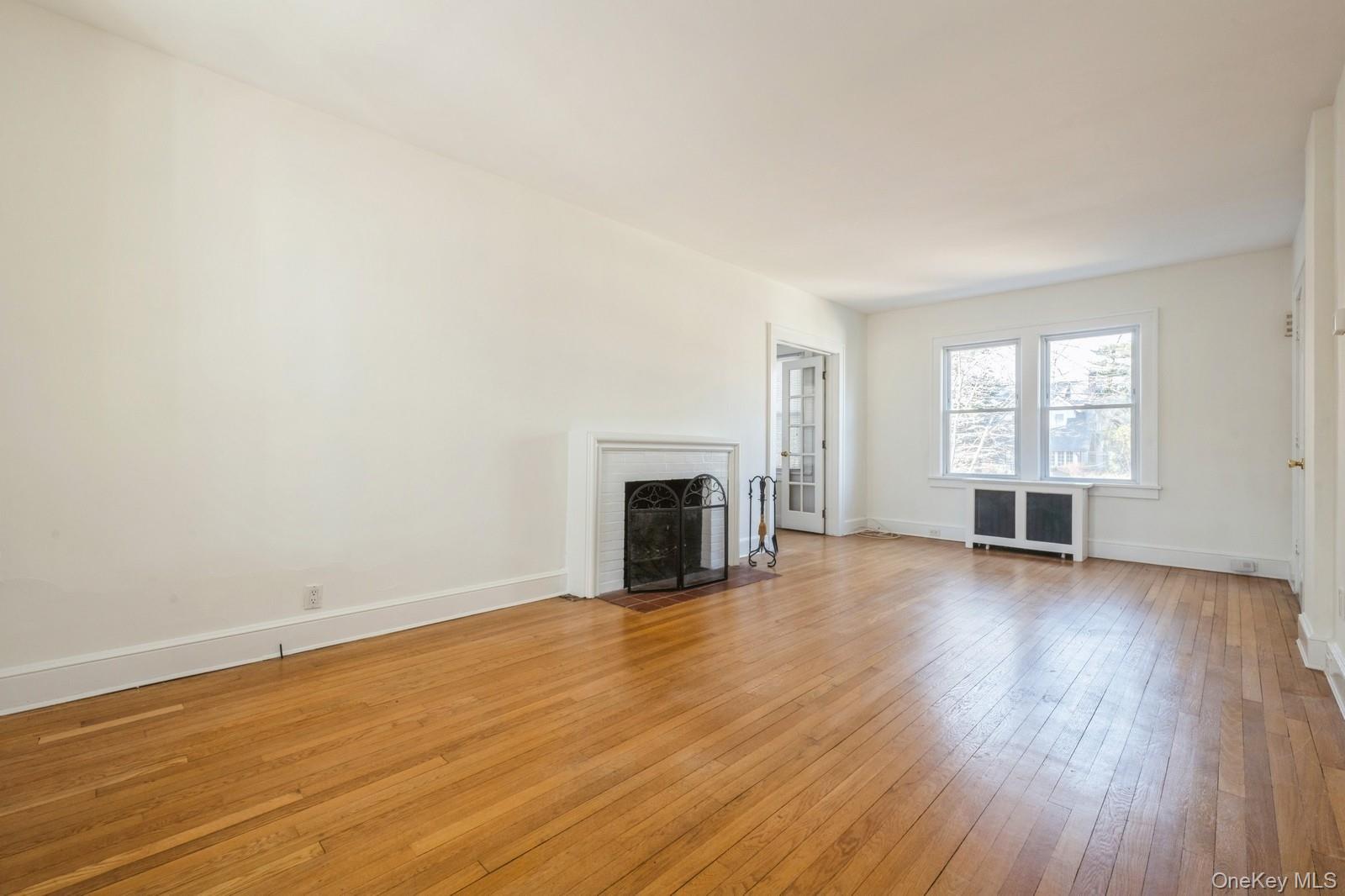 130 Soundview Road Huntington, NY 11743 - Photo 6 of 30