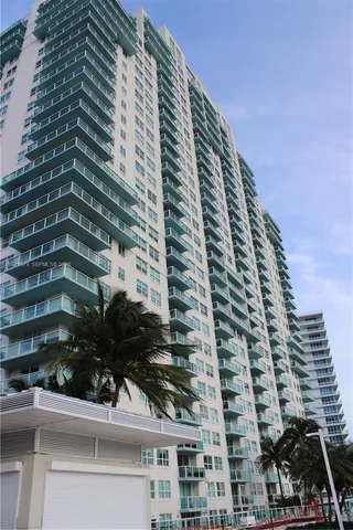 $5,500 | 650 West Avenue, Unit 810, Miami Beach, FL 33139