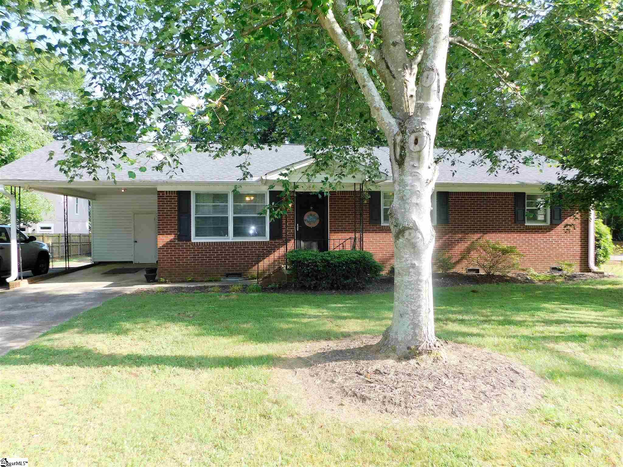 2704 East Lee Road Taylors, SC 29687 - Photo 2 of 26 Gallery Image 2
