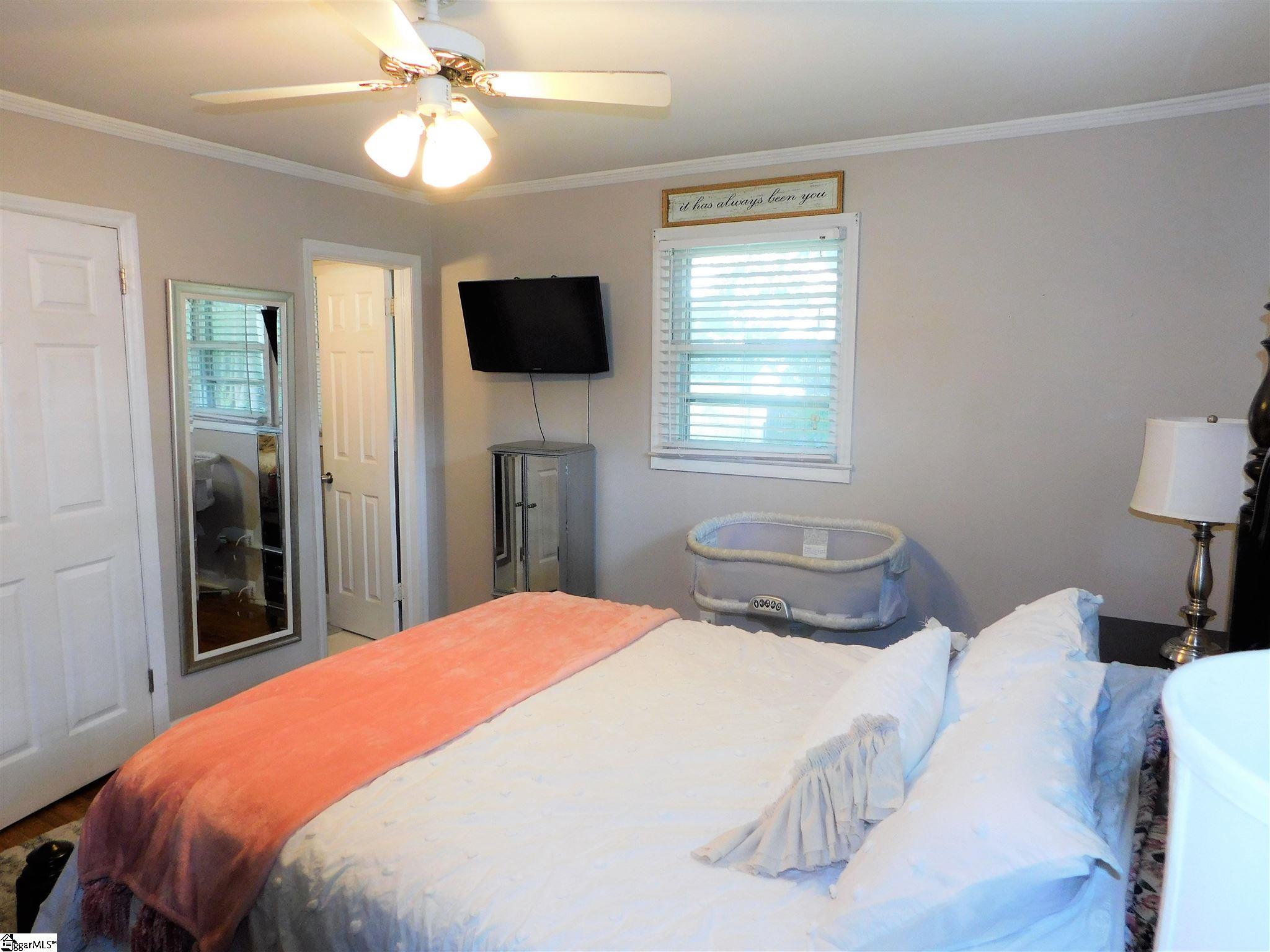 2704 East Lee Road Taylors, SC 29687 - Photo 13 of 26 Gallery Image 13