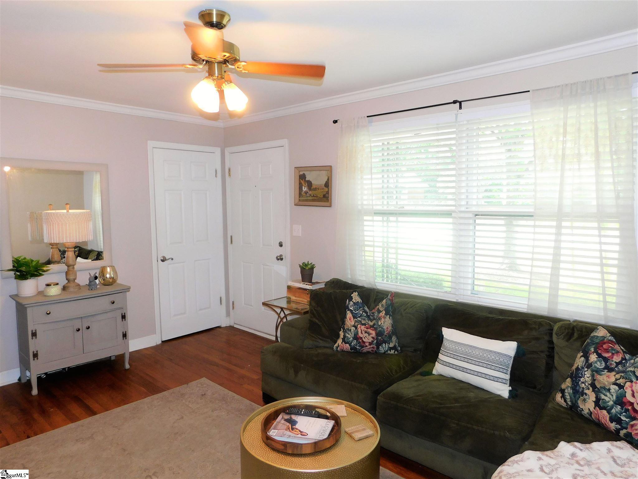 2704 East Lee Road Taylors, SC 29687 - Photo 3 of 26 Gallery Image 3