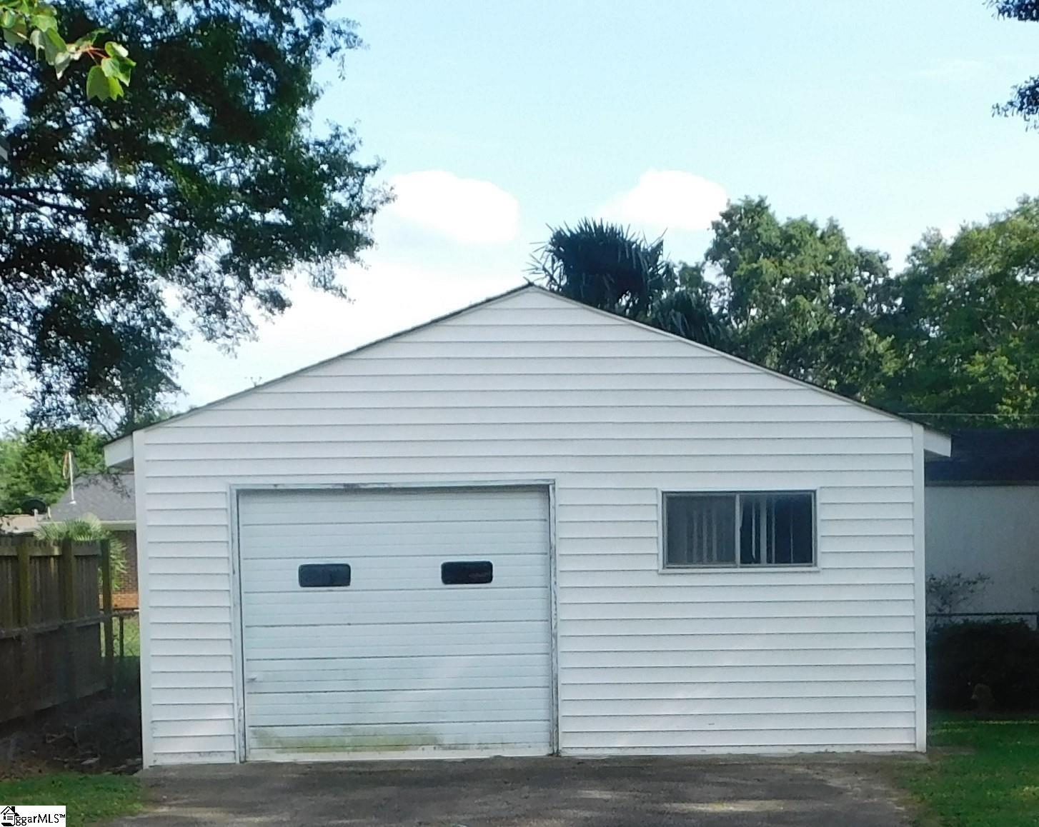 2704 East Lee Road Taylors, SC 29687 - Photo 25 of 26 Gallery Image 25