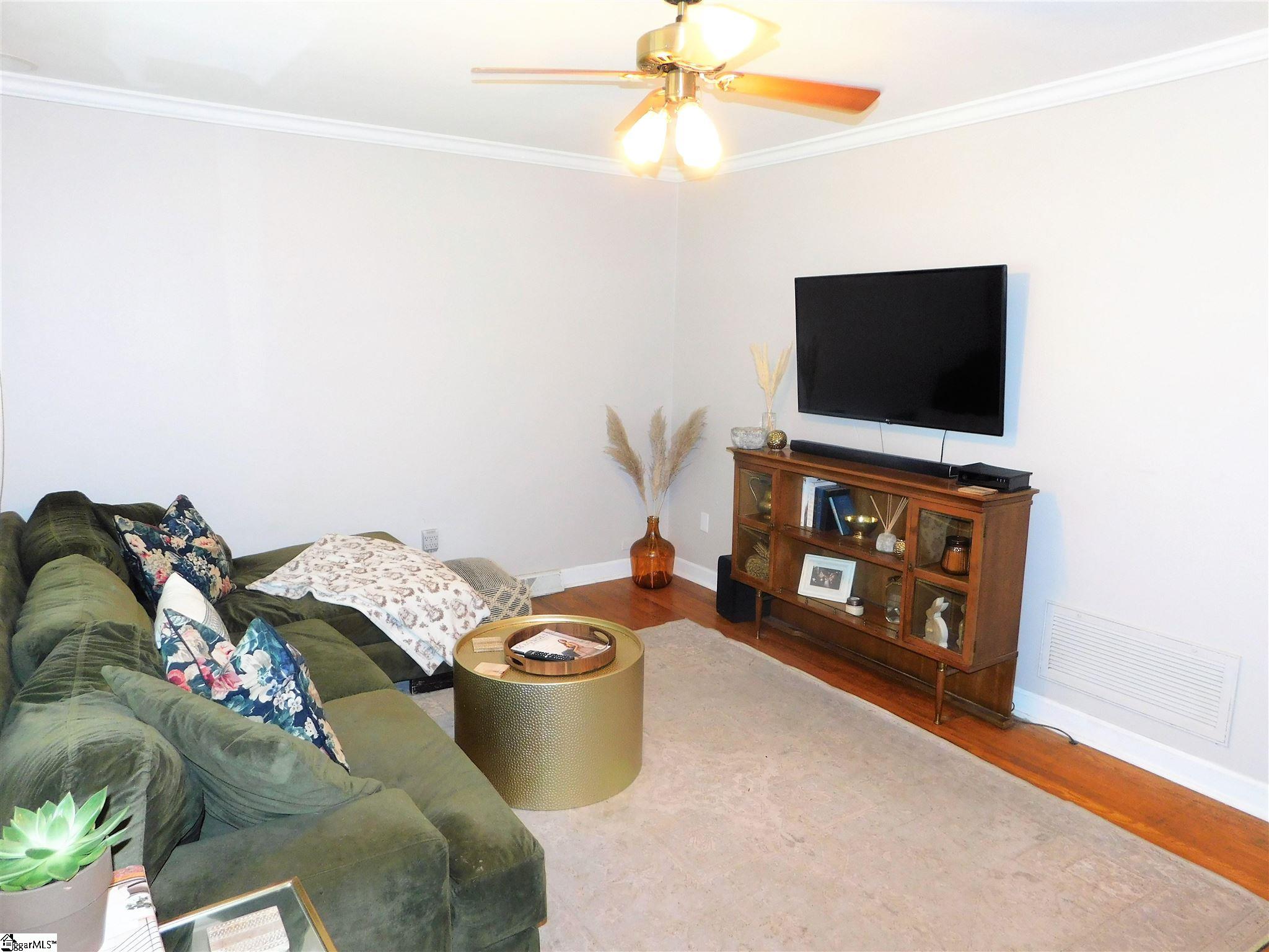 2704 East Lee Road Taylors, SC 29687 - Photo 4 of 26 Gallery Image 4