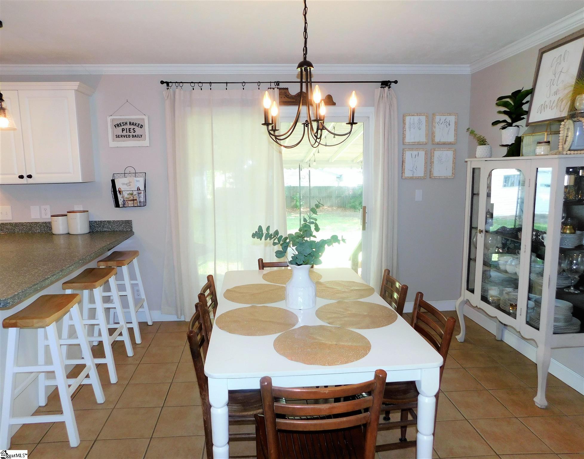 2704 East Lee Road Taylors, SC 29687 - Photo 6 of 26 Gallery Image 6