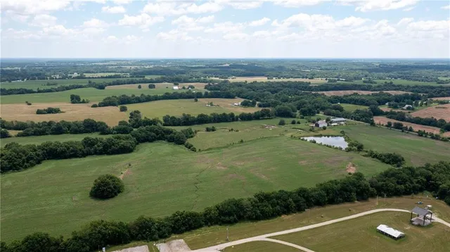 $537,600 | Tbd Northwest Tbd Nw Mm Highway, Urich, MO 64788