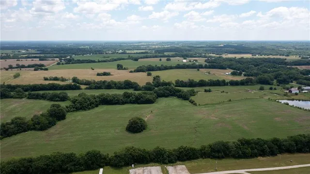 $537,600 | Tbd Northwest Tbd Nw Mm Highway, Urich, MO 64788