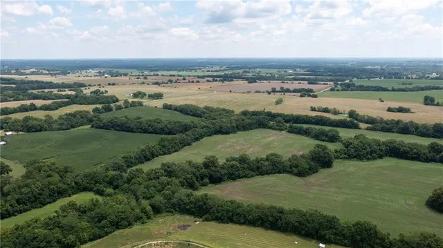 $537,600 | Tbd Northwest Tbd Nw Mm Highway, Urich, MO 64788