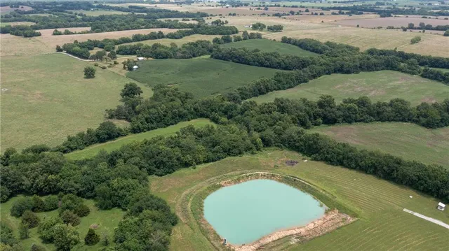 $537,600 | Tbd Northwest Tbd Nw Mm Highway, Urich, MO 64788