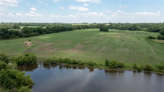 $537,600 | Tbd Northwest Tbd Nw Mm Highway, Urich, MO 64788