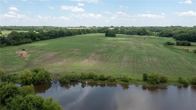 $537,600 | Tbd Northwest Tbd Nw Mm Highway, Urich, MO 64788