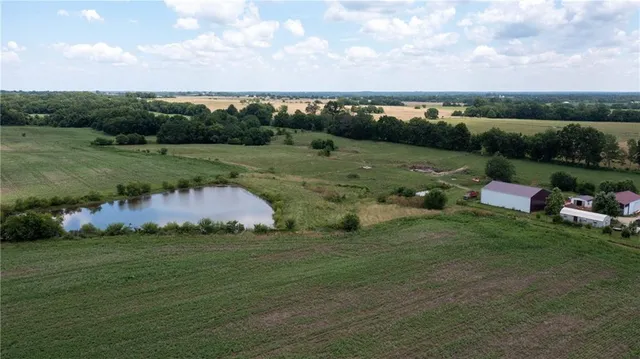 $537,600 | Tbd Northwest Tbd Nw Mm Highway, Urich, MO 64788