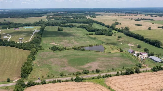 $537,600 | Tbd Northwest Tbd Nw Mm Highway, Urich, MO 64788